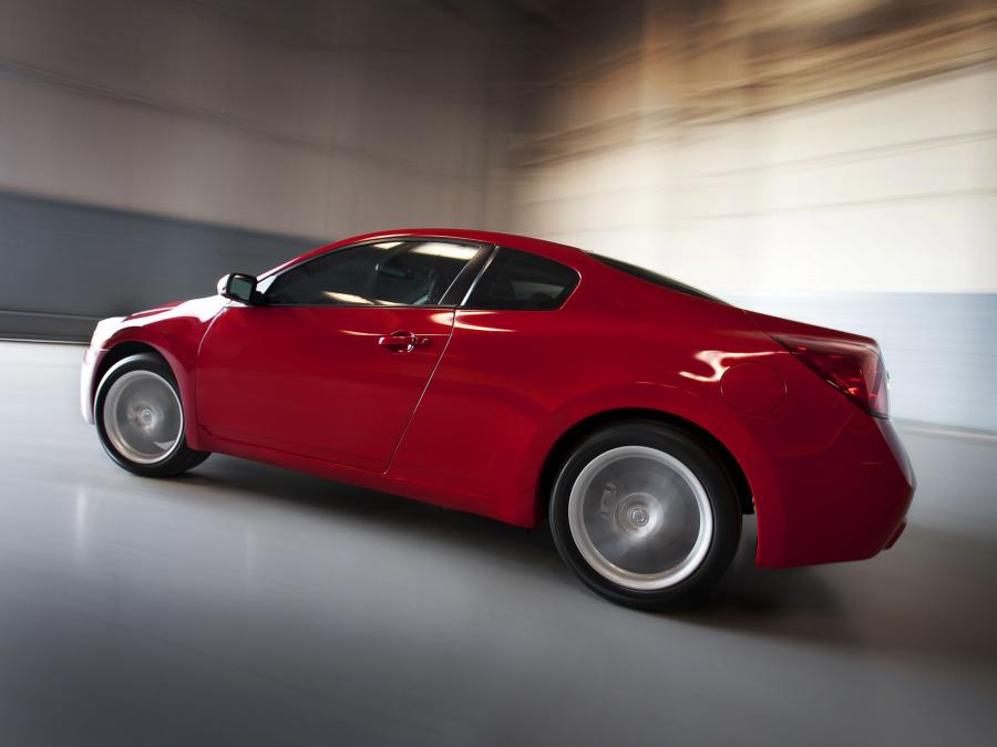  Nissan Altima Coupe (U32) 2008 года  (фото 1 из 54)